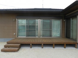 福岡県福津市T様邸ウッドデッキのあるガーデンデザイン例。