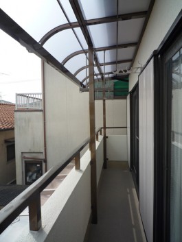 福岡県春日市バルコニーのテラス・屋根の施工例。バルコニーテラスのリフォーム例。