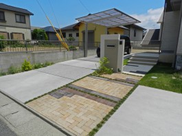 福岡県糸島市E様邸新築外構にておしゃれなデザインのアプローチを施工しました。