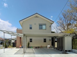 福岡県うきは市の外溝リフォーム工事。車庫のコンクリート、カーポート、伸縮門扉取付け。
