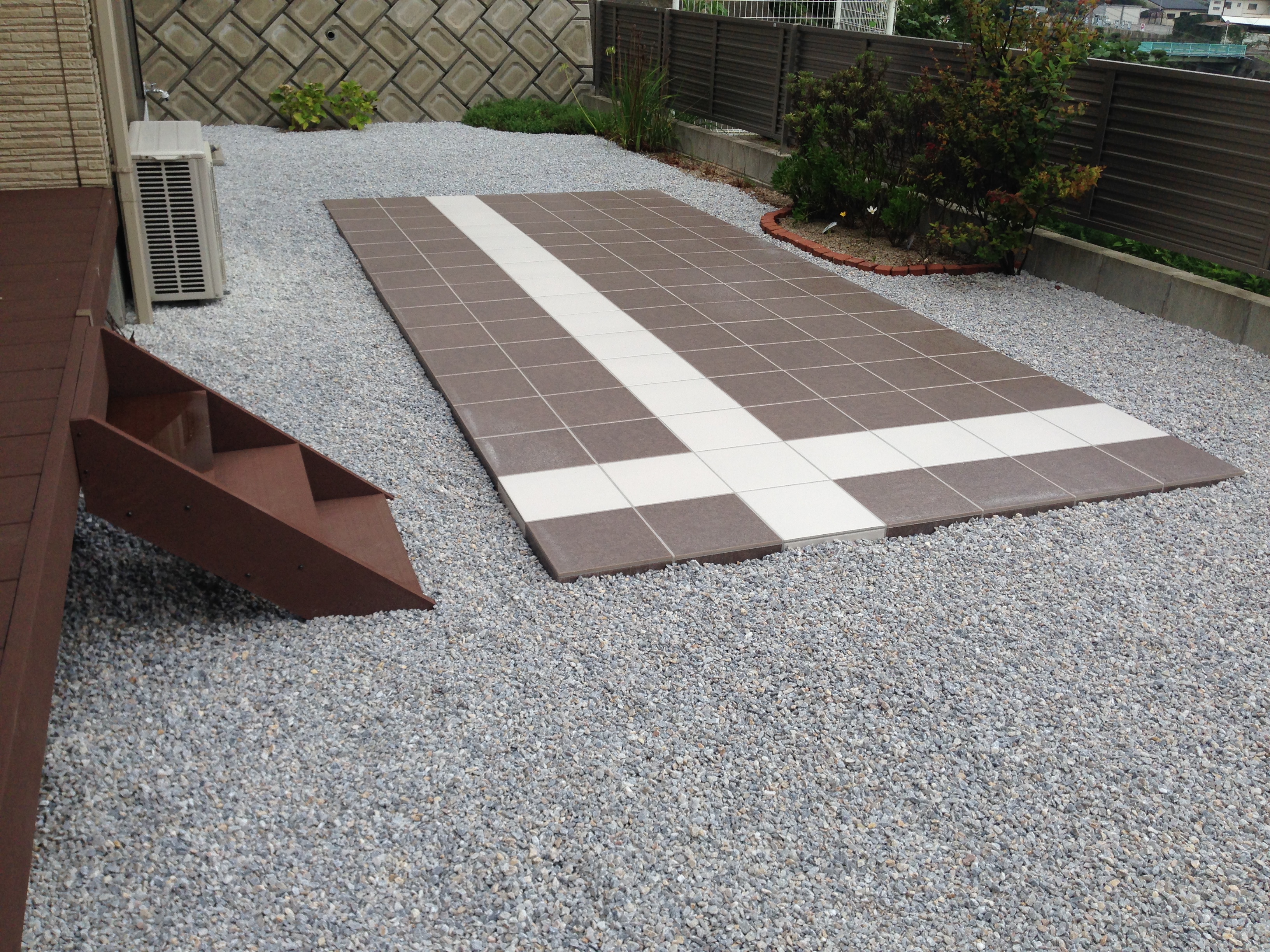 お庭のタイルテラス ブログ 福岡 佐賀の外構 エクステリア ガーデニングは太陽ハウジングへ