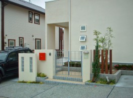 福岡県小郡市I様邸新築外構のデザイン例。シンプルモダンでおしゃれなエクステリア。