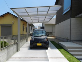 福岡県糸島市E様邸カーポート車庫のデザイン施工例。スタイリッシュなカーポート。