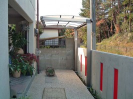 福岡県春日市のカーポート・サイクルポート工事。駐輪置き場の屋根として使うエクステリア。