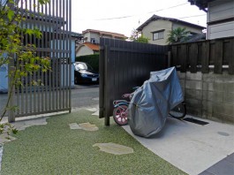 福岡県福岡市早良区のスタイリッシュモダンなゲートがある新築外構工事の施工例。