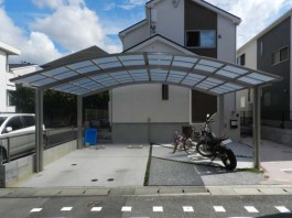 福岡県春日市のカーポートを駐車場に設置した例です。車庫も広げました！