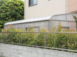 福岡県うきは市の外溝リフォーム工事。庭に大きなサンルームを取り付け。